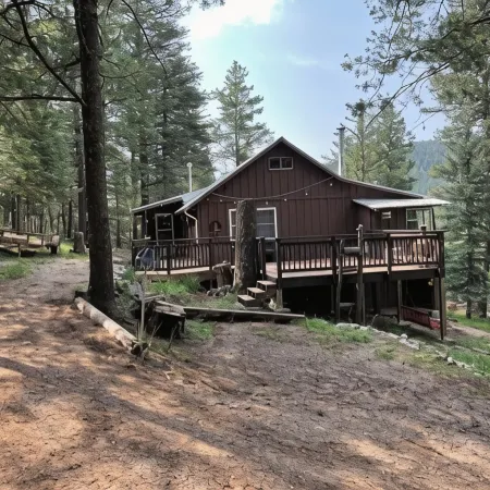 5 Arrows Cabin, quiet and quaint, backs up to the Nat'l forest!