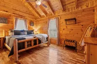 Amazing Grace Cabin at Red River Gorge / Sleeps 12 / Hot Tub / Pool Table - Chalets
