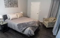 Corner Bungalow: Newly Renovated, Spacious & Open, Central & Convenient. - 3-Star