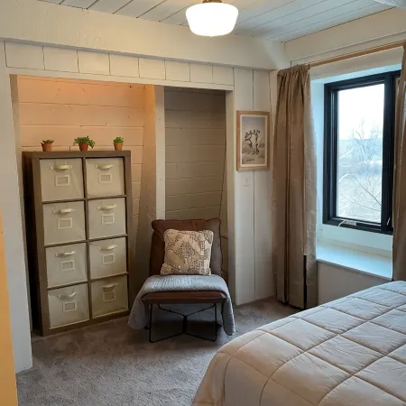 Next to Spearfish City Park, Spearfish Canyon and Downtown. Private Hot Tub!!!!