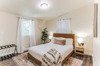 Near Lanc Attractions + Toy Room - Homestays