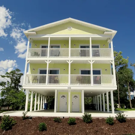 New Construction, Pet Friendly, Stay & Play Sports TravelCovered Parking