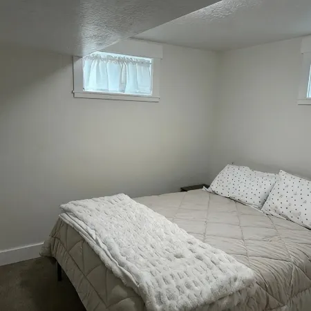 Cozy & Bright Private Basement