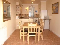 Walking distance to Goodrington and Paignton beach, bars, restaurants and shops. - 3-Star