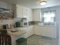 Charming cottage with short drive to the beach or the city! - Wifi