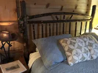 The Camp Cabin at Darst-Myers Hallstead - Homestays