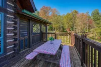 Wow! Timber Ranch Lodge, 43 acres, Sleeps 12, Family and Pet Friendly! - 3-Star