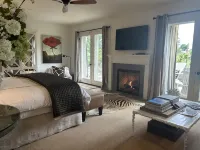 Luxuriously Appointed Private Large Guest Suite in a Landmark Victorian - 5 stjerner