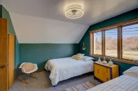 Madison Lakefront Oasis in the Heart of Madison - Central, Minutes to Downtown! - Homestays