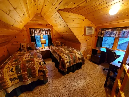 Mckenzie River Cabin #13 at the Log Cabin Inn, screened porch, .5mi Trailhead - Chalets