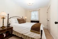The White Goose Cottage in Downtown Franklin - 3-Star