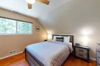 Mountain Cabin Retreat Fenced Yard Game Room Easy Parking - balcony