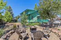 House of Mint - Down Town FLG w/  Hot Tub! Sleeps 12 - balcón