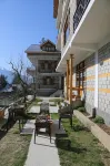 Hotel Mountain Trail Manali - Bed and Breakfasts