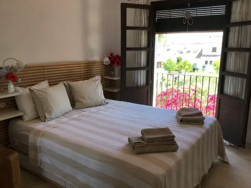 charming, quiet , white house in the center of Marbella - 2 stjerner