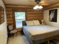 Lake Vista Lodge hot tub, 6,500+ sq ft, sleeps 30+!! - Hytter