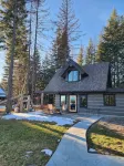 Play House Private Ozone Hot Tub, w/ Beautiful Views. Quaint, Cozy, & Peaceful. - 小木屋