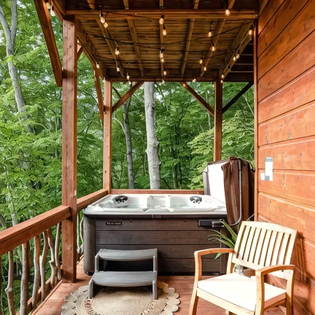 Cozy & kid friendly cabin w/ million $ views, hot tub, game room, and fire pit!!