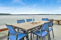 Beachfront, Water & Mountain Views, Epic Deck on Whidbey Island! - WiFi