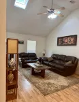Cozy townhome - 5 minutes to military base! - 3 stjerner