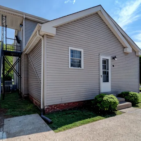 Classic Country Condo 30 mi to Nashville at 1/3 the Price!