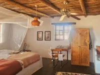 Eningu Kalahari Lodge cc - 2-Star