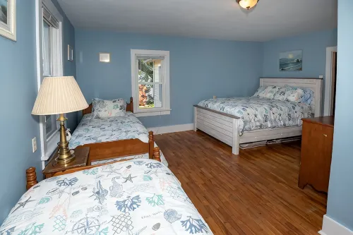 Historic Silver Beach house - 1 block from downtown State St. - Wifi