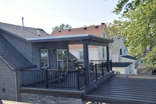 LAKESIDE RETREAT-Overlooking the scenic beauty of Lake Erie, Lorain,Ohio - 4-Star