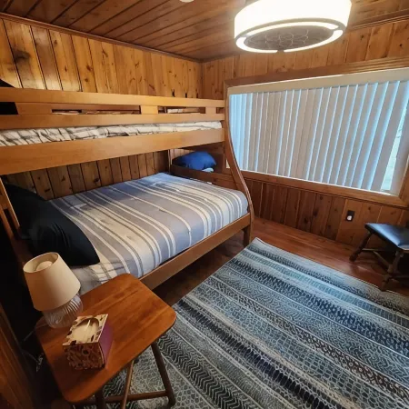 2 bedroom Cabin, perfect beach getaway