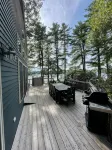Sunny Waterfront Family Friendly Little Sebago Home - Homestays