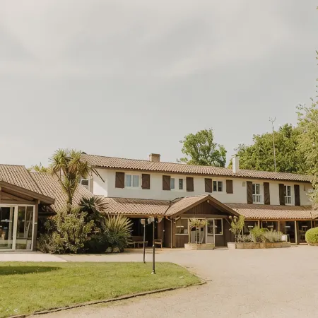 Adishatz Motel