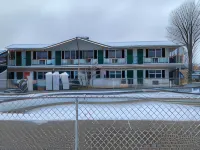 Colonial Motel - balcony