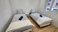 Central Quiet Apt w/ Garage & Equipped Kitchen - 2-Star
