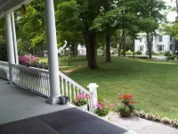 The Queen of the Catskills B&B - parking