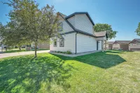 3-bedroom Cabin 13 in Bridges Bay, with on site eating and in/outdoor pool. - Wi-Fi