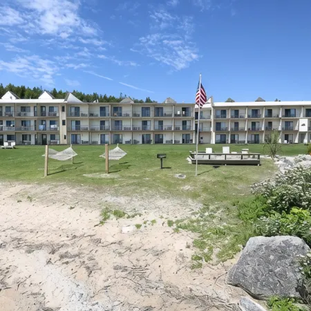 AmericInn by Wyndham Saint Ignace Lakefront