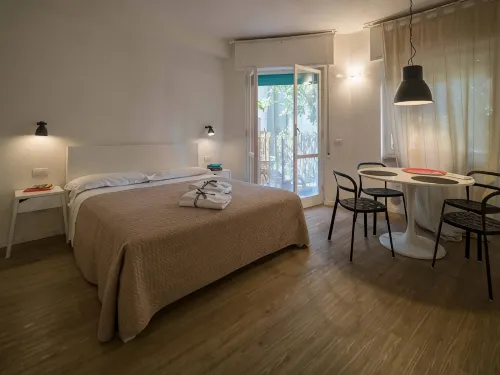 Il Giardino di Ada Ground Floor Studio with AC and Patio - Apartemen