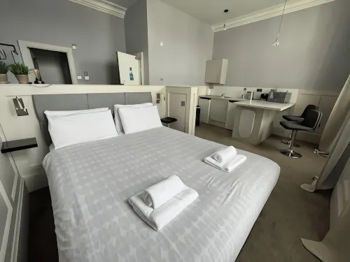 The Kelvin Hotel - 2-Star