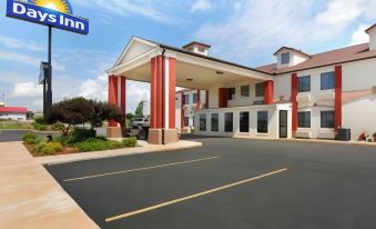 Days Inn by Wyndham Shawnee