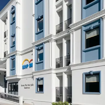 Hop Inn Phuket Old Town Отели рядом с достопримечательностью «Холм Ранг Хилл»