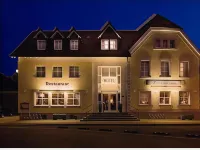 Hotel Zur Linde Hotels near Lichthalle ehemalige Zeche Fürst Leopold