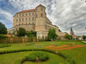 Wine & Wellness Hotel Besední dům