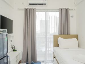 Cozy Stay and Strategic Studio at Sky House Apartment BSD