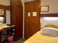 Atlantic Guest House - 2 ดาว
