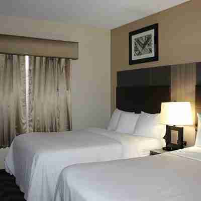 Quality Suites Rooms