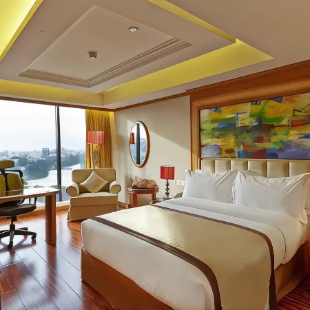 Six Seasons Hotel