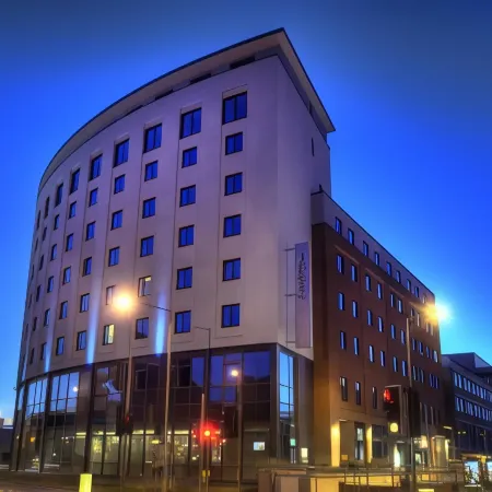 Leonardo Hotel London Watford Отели рядом с достопримечательностью «Железнодорожный вокзал Уотфорда»