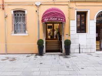 Hotel Agli Artisti Hotels near A Plus A Gallery
