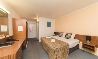 Hampton Villa Motel
