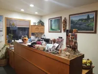 Lazy J Ranch Motel فنادق في ثري ريفرز
